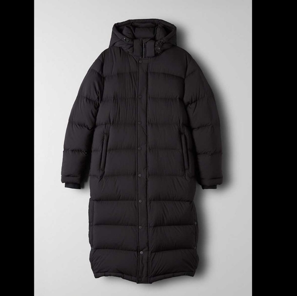 SOLD* Aritzia TNA SuperPuff, matte black, XS - Picture 4 of 8